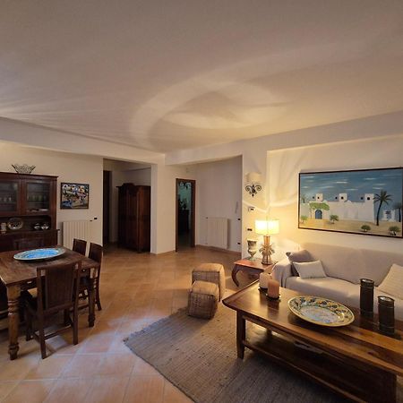 Villa Del Carrubo A Due Passi Dal Mare Di Cefalu Collesano Exterior foto