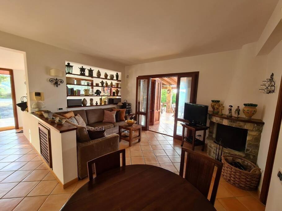 Villa Del Carrubo A Due Passi Dal Mare Di Cefalu Collesano Cameră foto